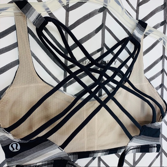🔸 Lululemon free to be wild bra striped black 4 - Picture 6 of 9